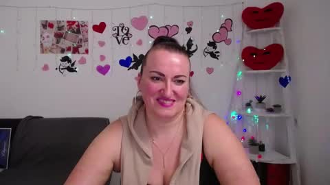 Diana online show from March 2025 01:03:02 PM