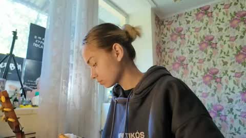 dinorahmroczkowski online show from September 2025 07:41:01 AM
