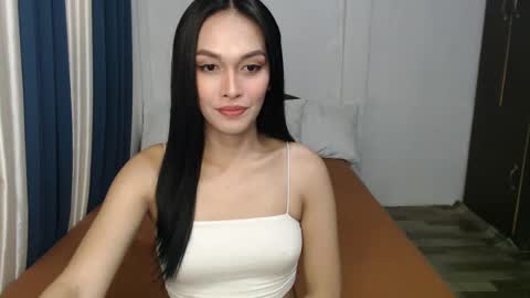 DIVINA online show from December 2024 05:04:02 AM
