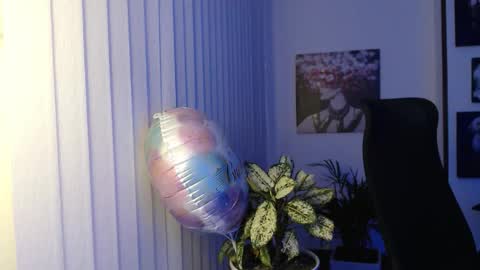 Snapshot of divineisis chatting on October 2025 10:01:01 AM Hera online show from October 2025 10:01:01 AM