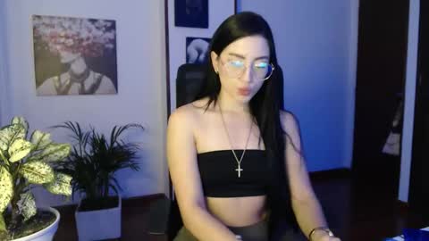 Snapshot of divineisis chatting on October 2025 10:06:01 AM Hera online show from October 2025 10:06:01 AM