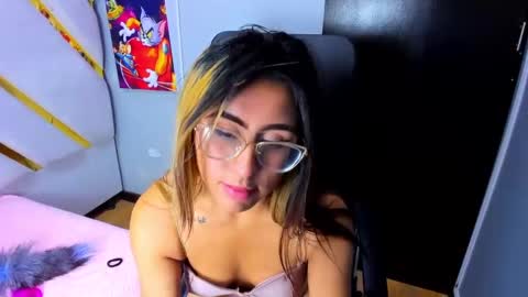 dollyjuicy1 online show from December 2024 08:33:01 PM