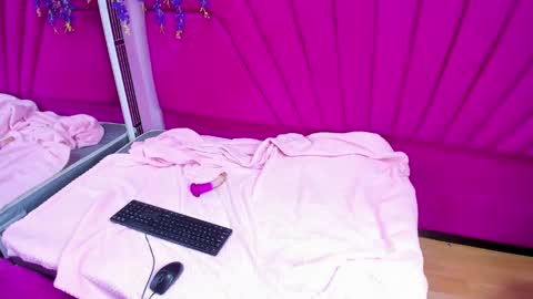 dollyjuicy1 online show from January 2025 02:42:02 AM