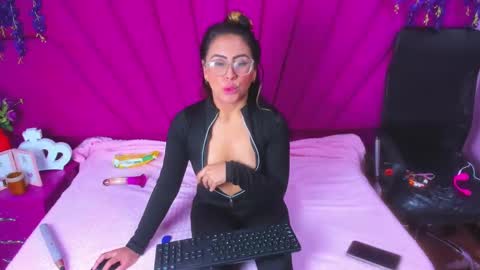 dollyjuicy1 online show from March 2025 04:06:01 AM