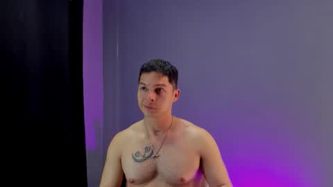 Domimick Crawford online show from September 2025 03:39:02 PM