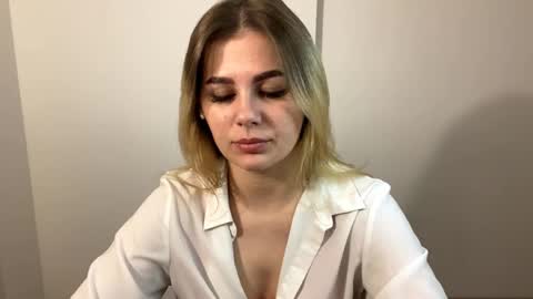 Bella online show from September 2025 04:29:02 PM