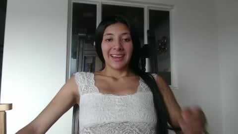 dulceisabellax online show from March 2025 05:27:02 PM