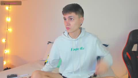 Snapshot of dustinlevine chatting on January 2025 01:02:01 AM Dustin Levy online show from January 2025 01:02:01 AM