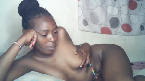 Snapshot of ebony_phoenix12 chatting on October 2025 02:08:01 AM ebony_phoenix12 online show from October 2025 02:08:01 AM