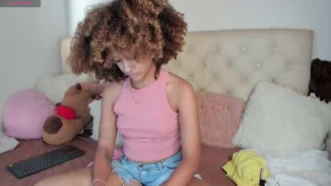 Snapshot of ebonygoddes03 chatting on December 2025 06:59:02 PM Queen Ebony online show from December 2025 06:59:02 PM