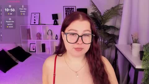 Snapshot of effyblush chatting on December 2025 01:42:01 PM Effy online show from December 2025 01:42:01 PM