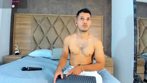 YG COUPLE online show from September 2025 08:35:02 PM