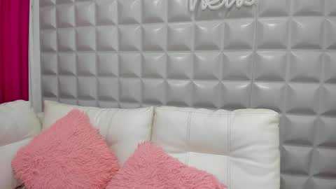 Elara  Lee online show from September 2025 08:20:02 PM