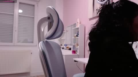 Sandra online show from December 2024 08:45:01 PM