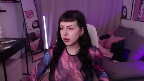 Snapshot of eliza_benet chatting on December 2025 07:36:01 AM Ari online show from December 2025 07:36:01 AM