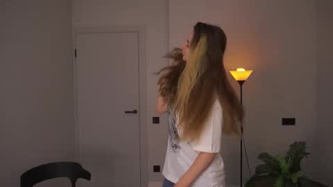 Elizabeth online show from September 2025 06:07:01 PM