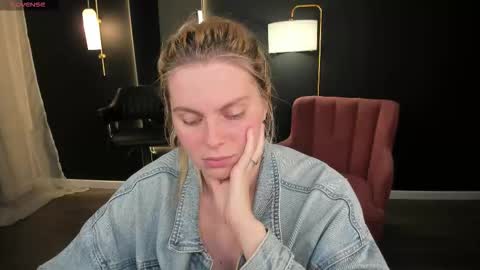 elizabethmad online show from September 2025 09:27:02 PM