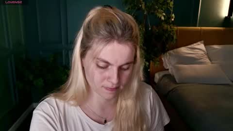 elizabethmad online show from September 2025 06:32:02 PM