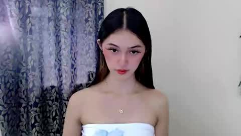 ELLA online show from September 2025 10:32:02 PM