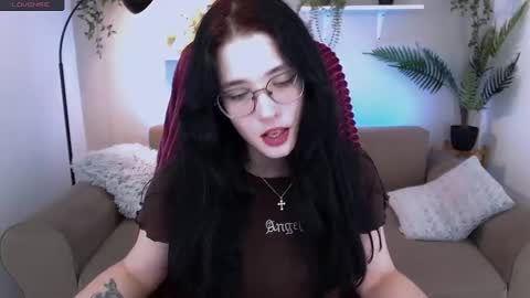 ellie_magic online show from March 2025 01:17:01 PM
