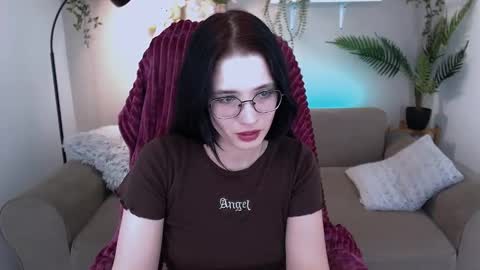 ellie_magic online show from March 2025 04:20:01 PM