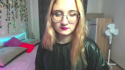 Elsa  online show from December 2024 08:30:02 AM