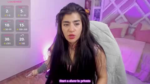 emilayton_ online show from September 2025 07:50:02 PM