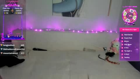 Emili online show from December 2024 02:38:02 PM
