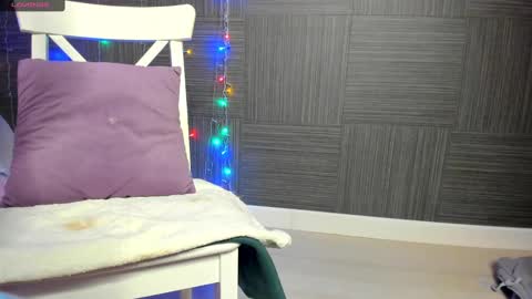 Emiliya online show from December 2024 08:55:02 AM
