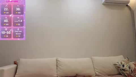 Snapshot of emilli_blanc chatting on December 2025 08:02:01 PM emilli_blanc online show from December 2025 08:02:01 PM