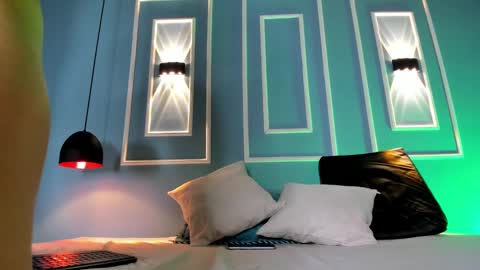 Snapshot of emily_ariaszc chatting on March 2025 12:23:01 PM Emily online show from March 2025 12:23:01 PM