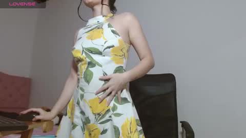 Snapshot of emily_littesweet chatting on March 2025 09:32:02 PM Emily littesweets online show from March 2025 09:32:02 PM