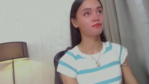 emily_sexyslut online show from January 2025 12:00:01 AM