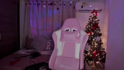 EMILY online show from January 2025 09:00:01 AM