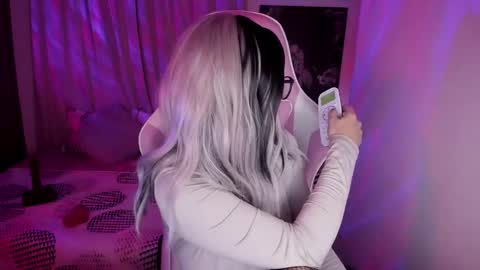EMILY online show from February 2025 03:53:01 AM