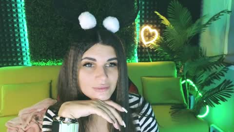 Emily online show from December 2024 01:58:02 AM