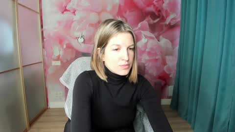 EmilyWalkers online show from December 2024 07:42:01 AM
