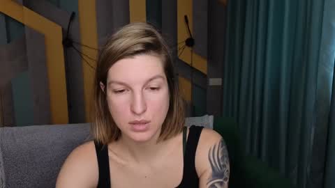EmilyWalkers online show from December 2024 07:33:02 AM