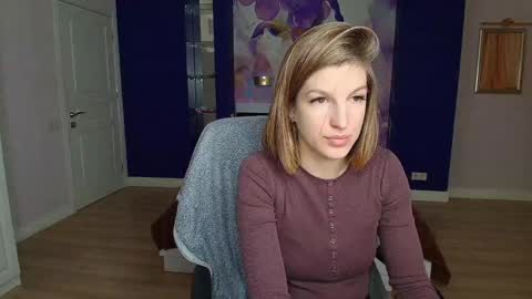EmilyWalkers online show from December 2024 08:00:02 AM