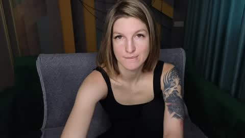 EmilyWalkers online show from December 2024 08:07:02 AM