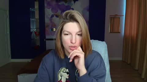 EmilyWalkers online show from January 2025 07:15:01 AM