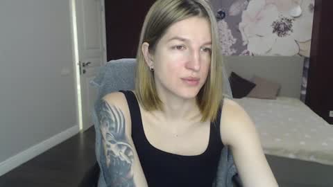 EmilyWalkers online show from January 2025 07:57:01 AM