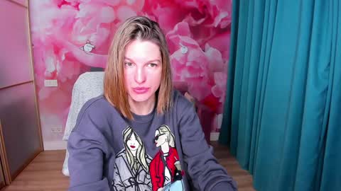 EmilyWalkers online show from February 2025 07:51:02 AM