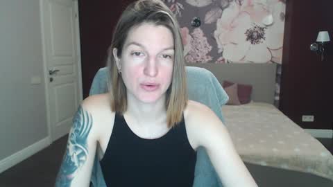 EmilyWalkers online show from February 2025 07:50:01 AM