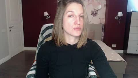 EmilyWalkers online show from March 2025 07:51:02 AM