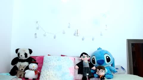emilyzans07 online show from February 2025 04:53:02 PM