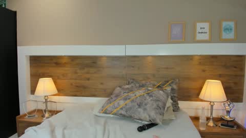 Emma  online show from January 2025 02:52:02 PM