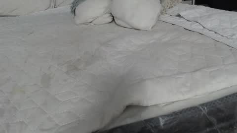 Emma online show from October 2025 09:23:02 PM