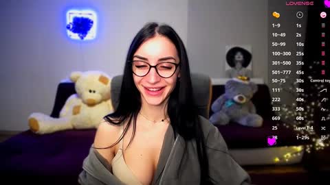 Emma online show from December 2024 01:33:01 PM