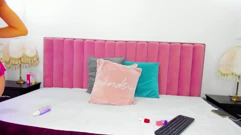 Snapshot of emma_moore8 chatting on November 2025 08:30:01 PM Emma online show from November 2025 08:30:01 PM